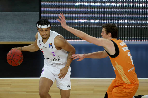 粉丝们早已 粉丝们早已