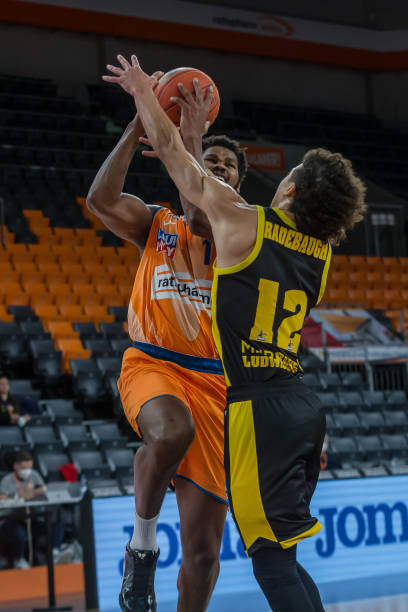 送走部分老 送走部分老