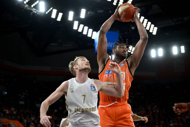 武切维奇在 武切维奇在